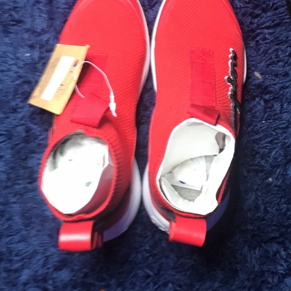 Never wearing - Picture 2 of 3